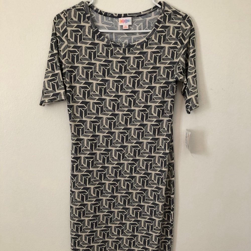 Julia dresses Lularoe
